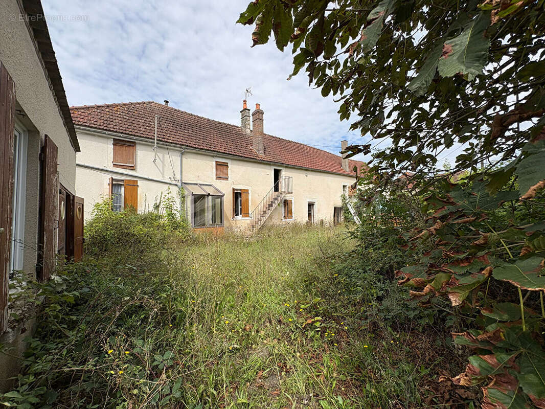 Maison à ETAIS-LA-SAUVIN