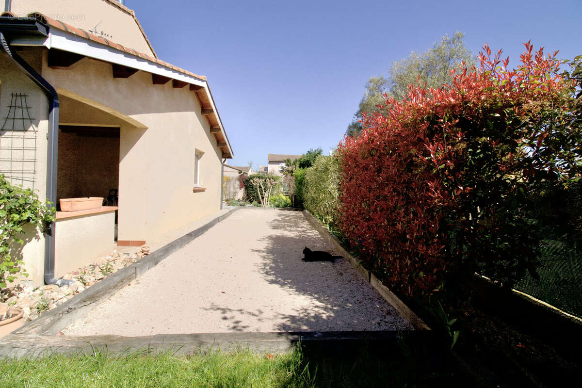 Maison à BEAUZELLE