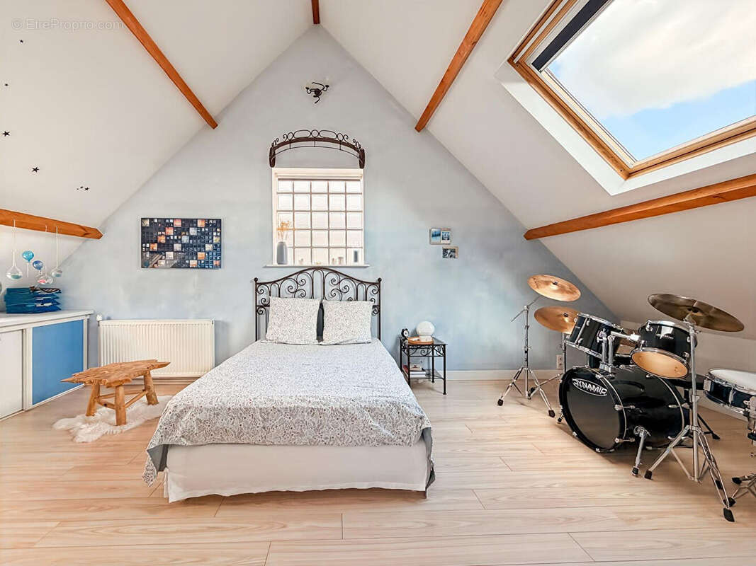 Maison à VERRIERES-LE-BUISSON