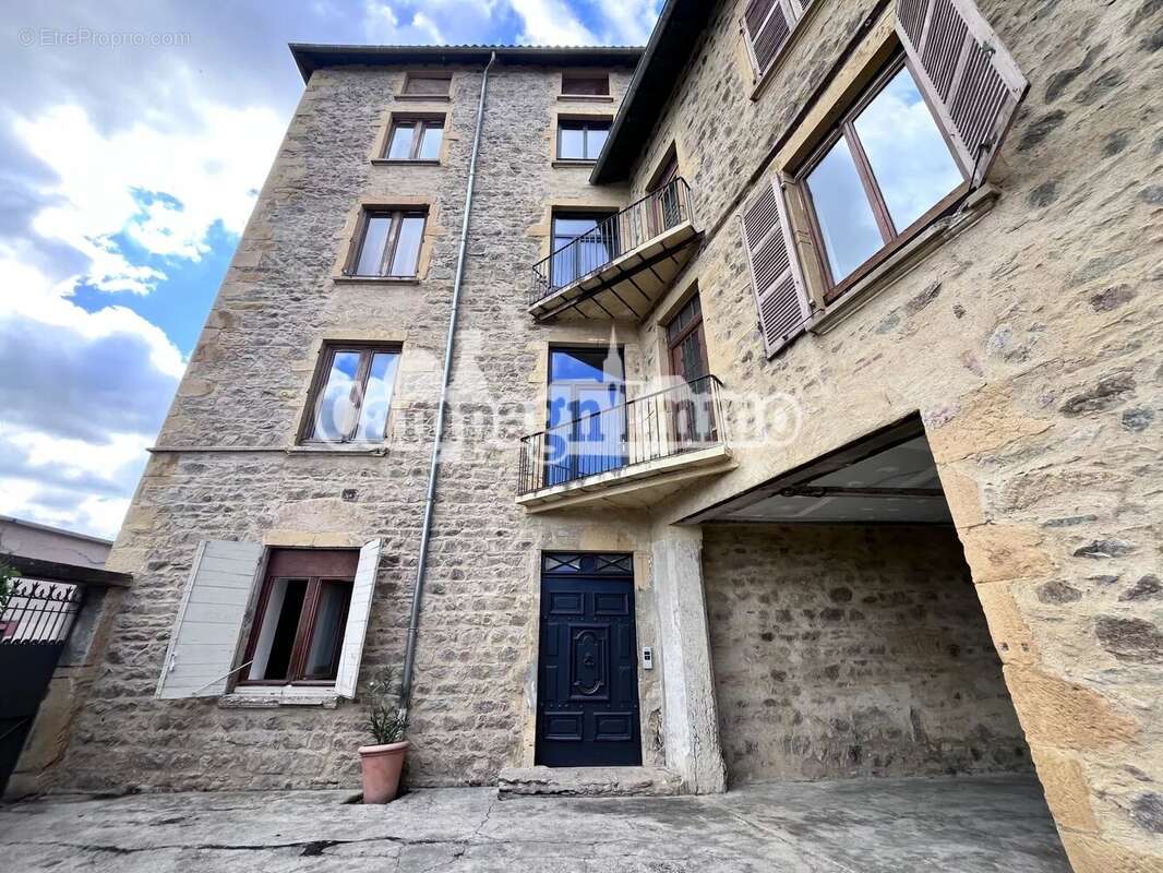 Appartement à PONTCHARRA-SUR-TURDINE