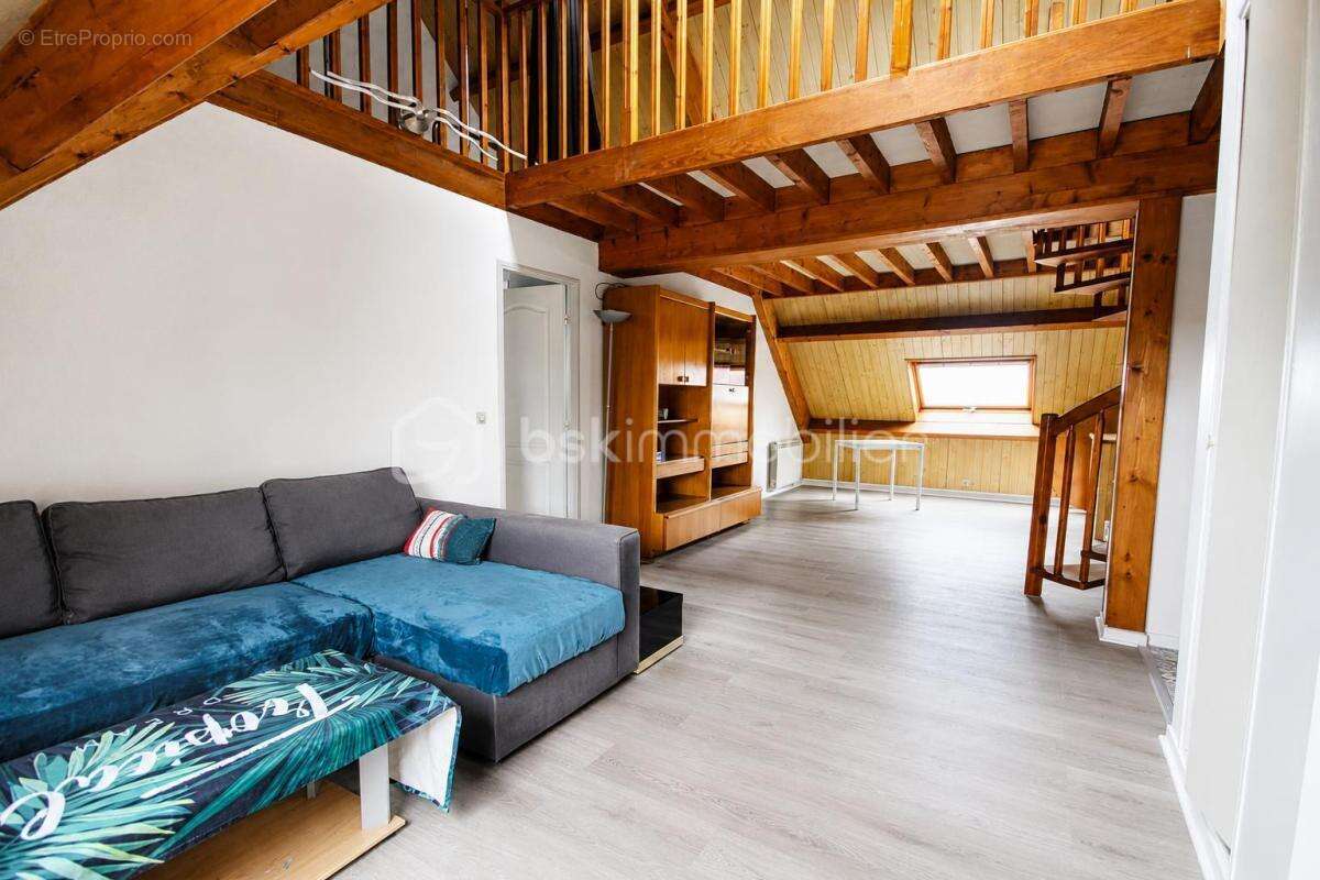 Appartement à LE COUDRAY-MONTCEAUX
