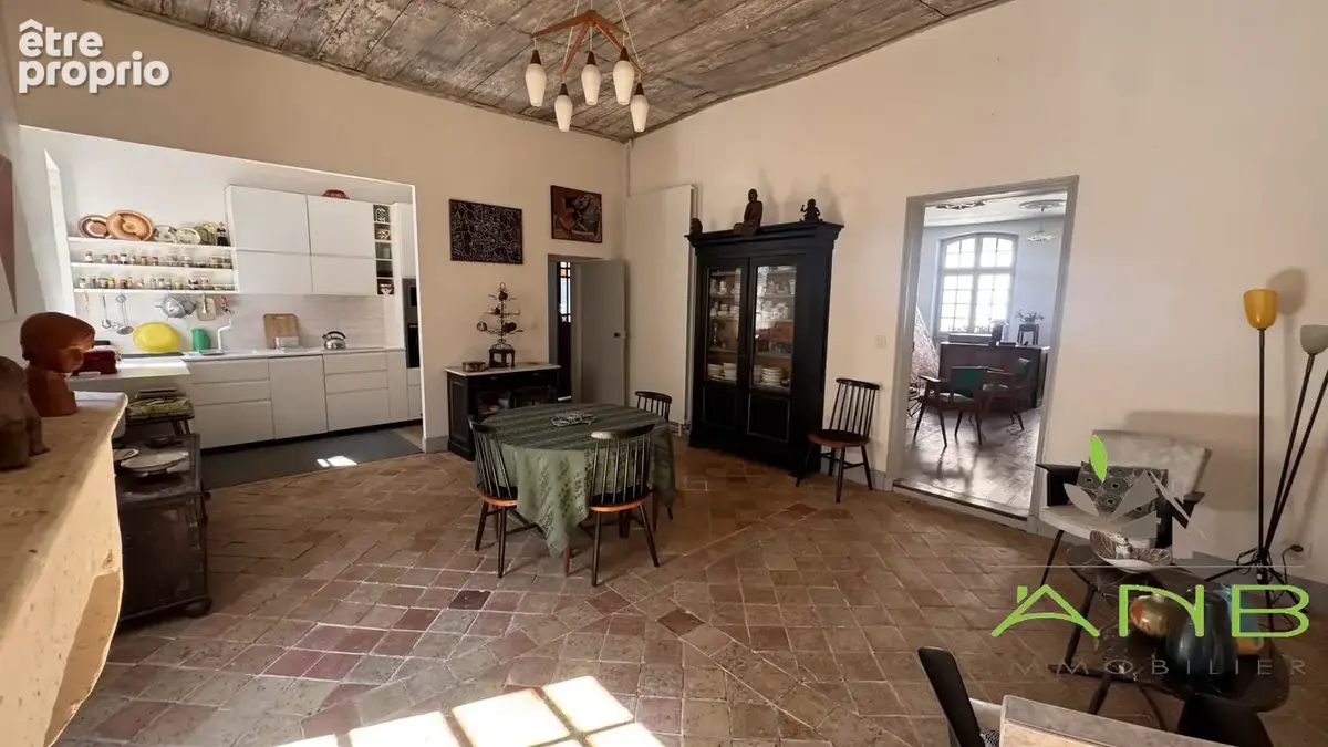Maison 320 m² à Angouleme  - photo 9