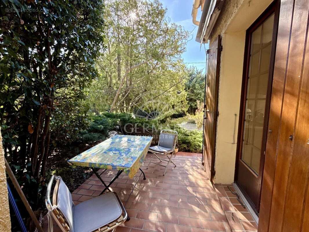 L’Isle-sur-la-Sorgue – Maison familiale avec jardin, garage et terrain piscinable - photo 12