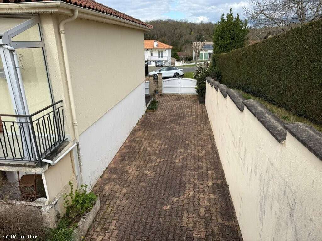 Maison à RUFFEC
