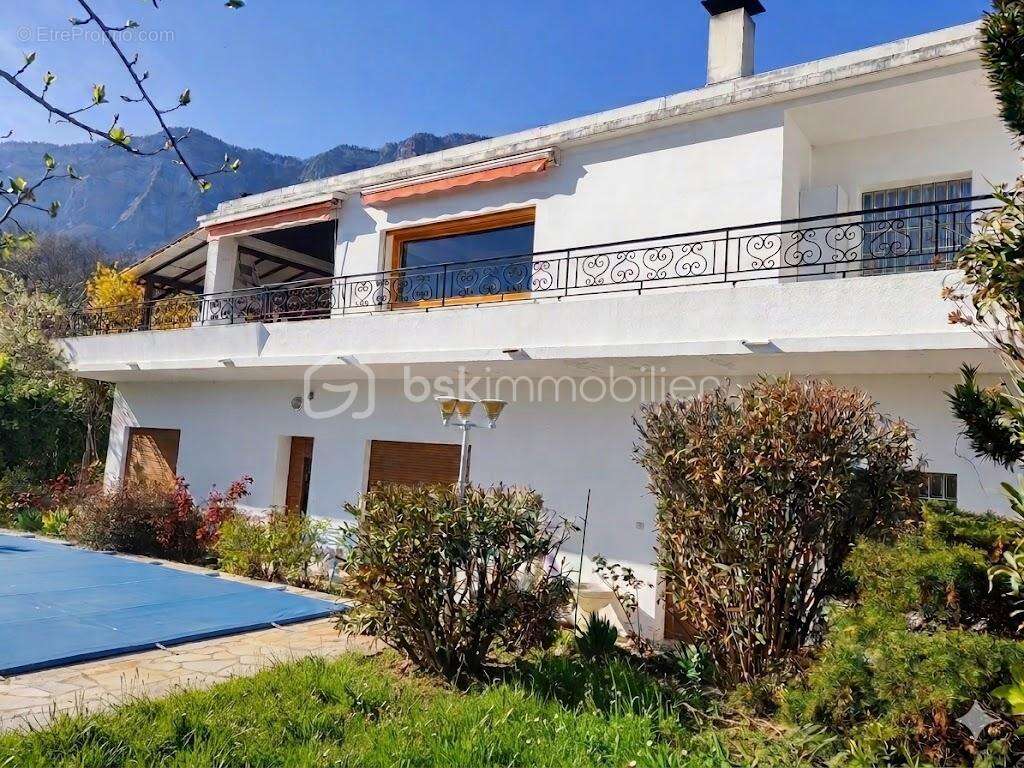 Maison à SAINT-ISMIER