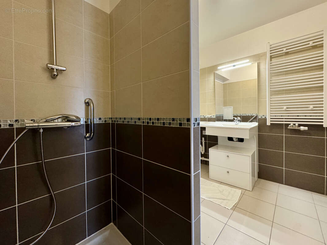 Appartement à EMERAINVILLE