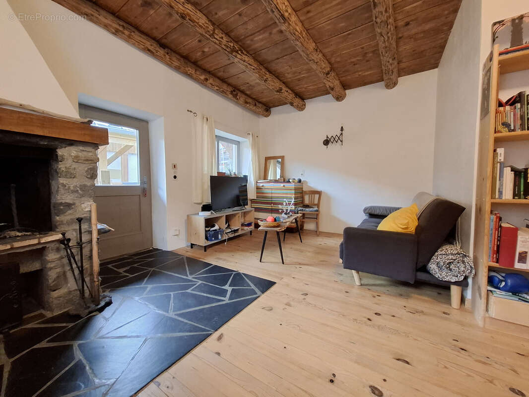 Maison à LA PERRIERE