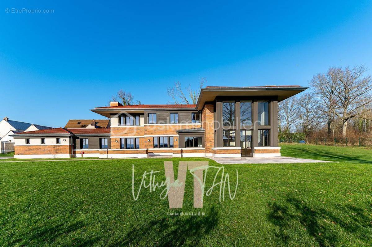 Maison à MAGNY-LE-HONGRE