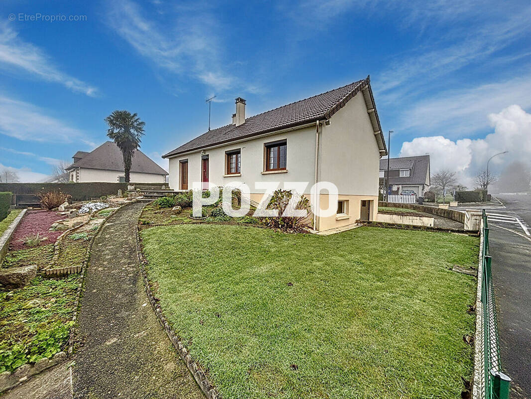 Maison à LA HAYE-PESNEL