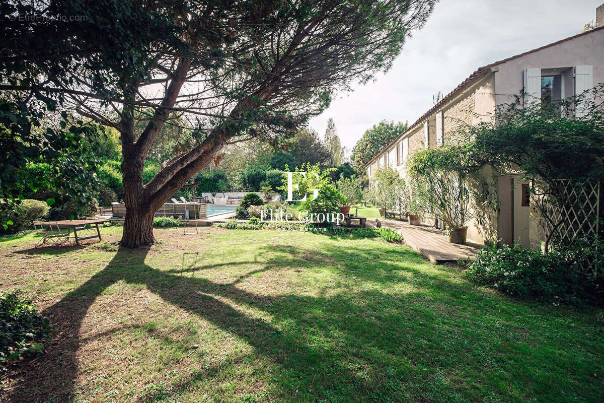 A vendre magnifique charentaise aux portes de la rochelle - 254 m2 - photo 18