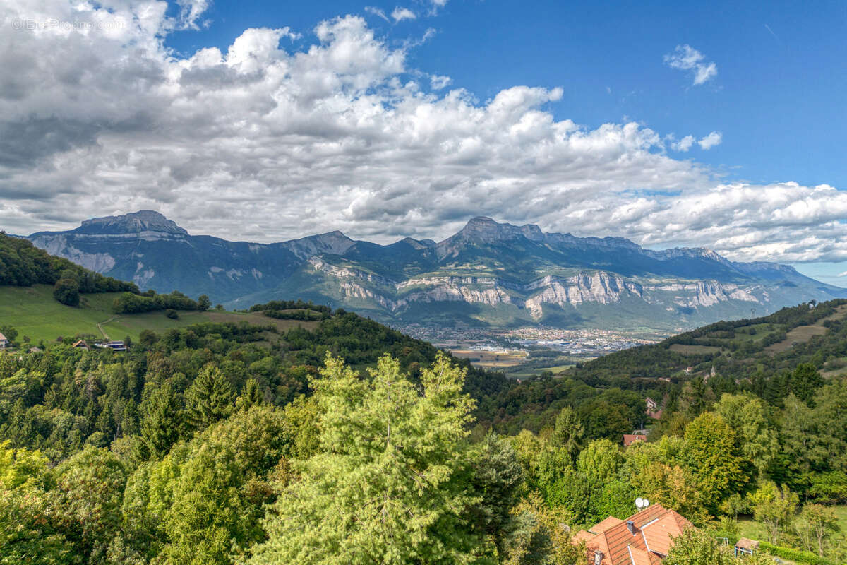 Maison à LA COMBE-DE-LANCEY