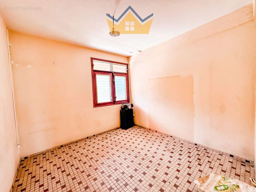 Maison à RIVIERE-SALEE