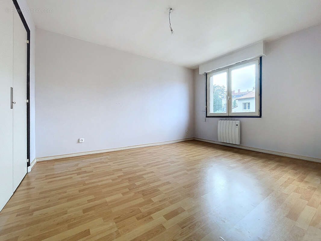 Maison à SAINT-GENIS-LAVAL