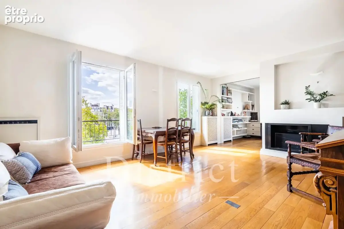 Marais-Ile Saint Louis. Appartement de 4 pièces de 86m² aux vues panoramiques. - photo 2