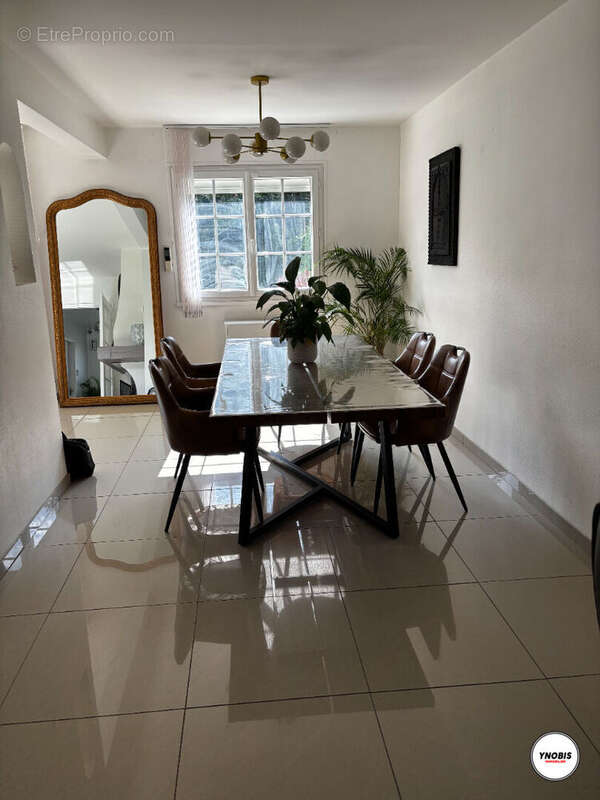 Maison à ROSNY-SUR-SEINE