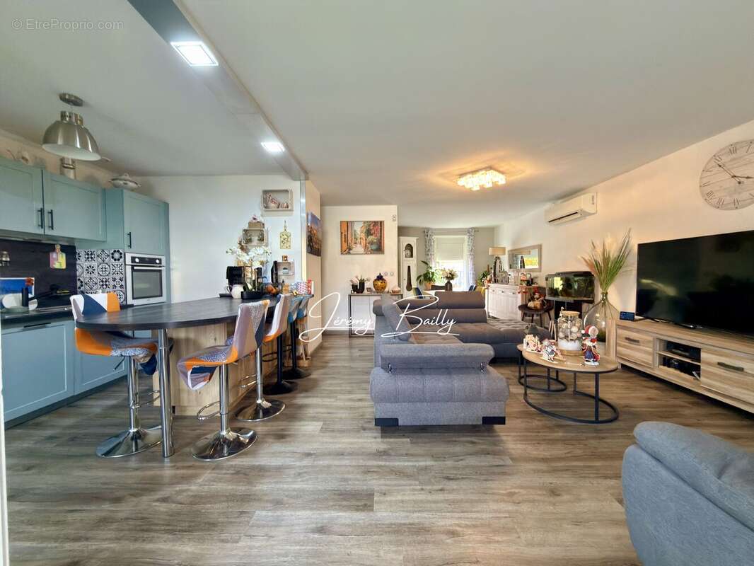 Maison à SAINT-ESTEVE