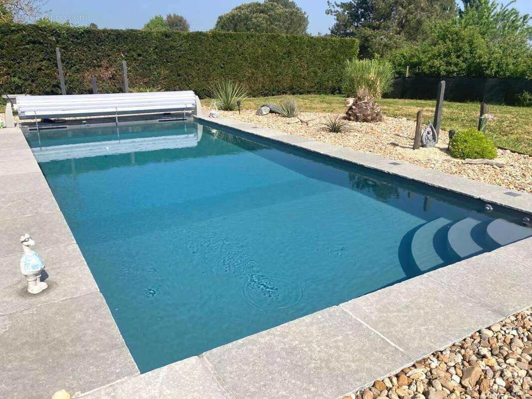 Maison à SAINT-SIMON-DE-PELLOUAILLE