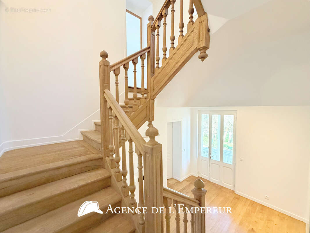 Demeure dans le Parc de la Malmaison, parcelle de 3 000 m2 - photo 7