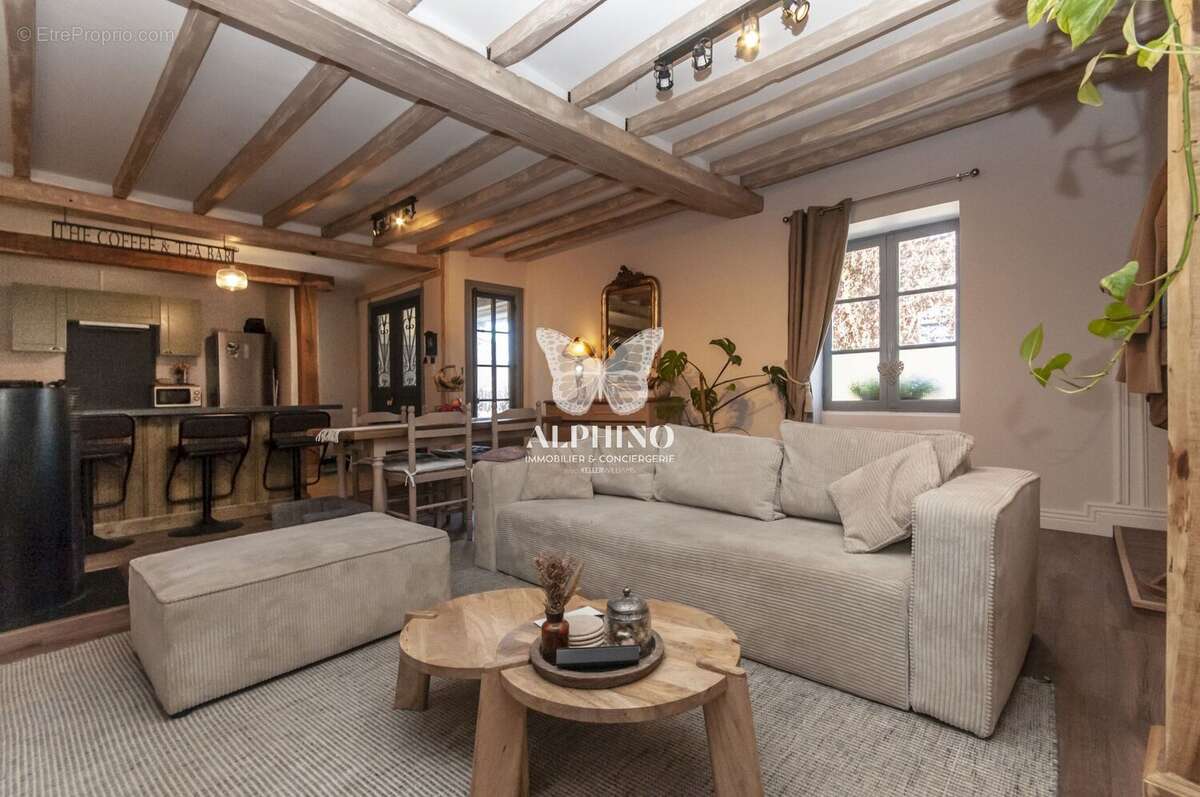 Maison à LUSSAS-ET-NONTRONNEAU