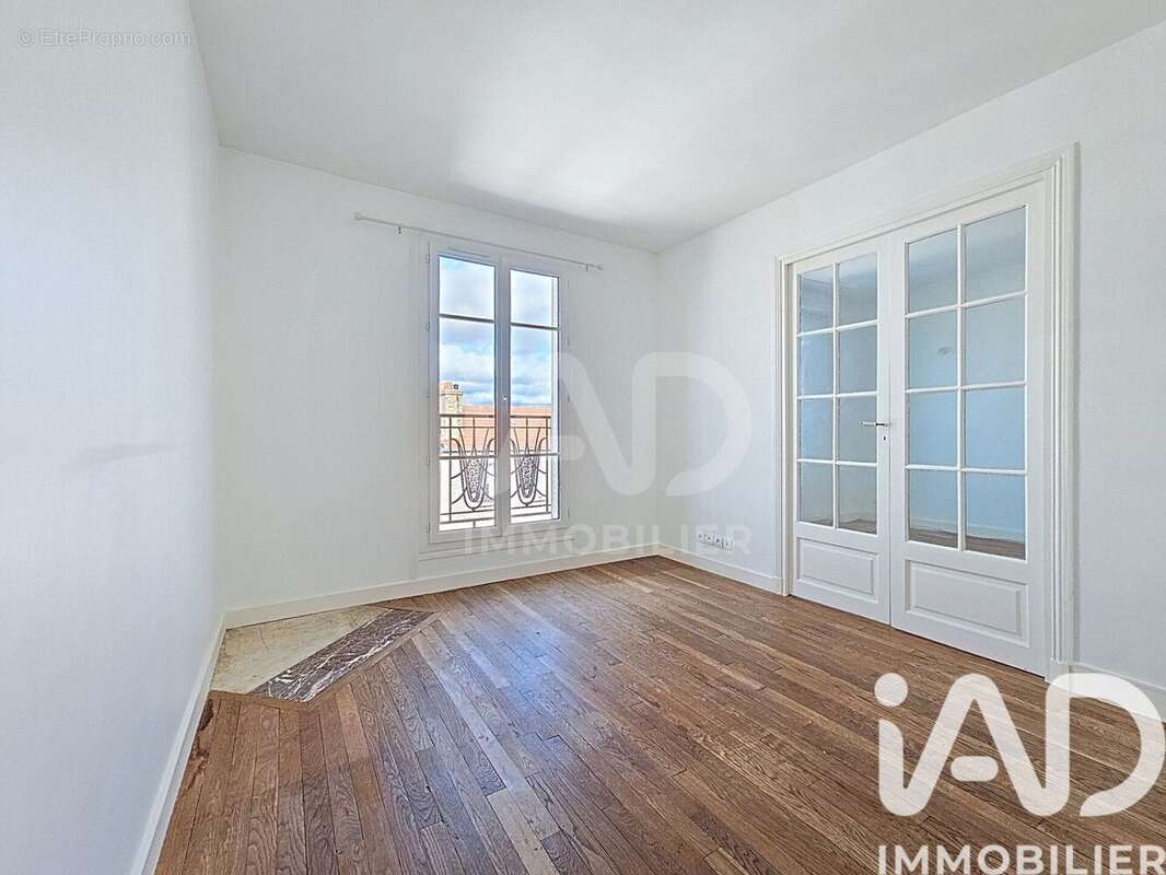 Photo 9 - Appartement à COURBEVOIE
