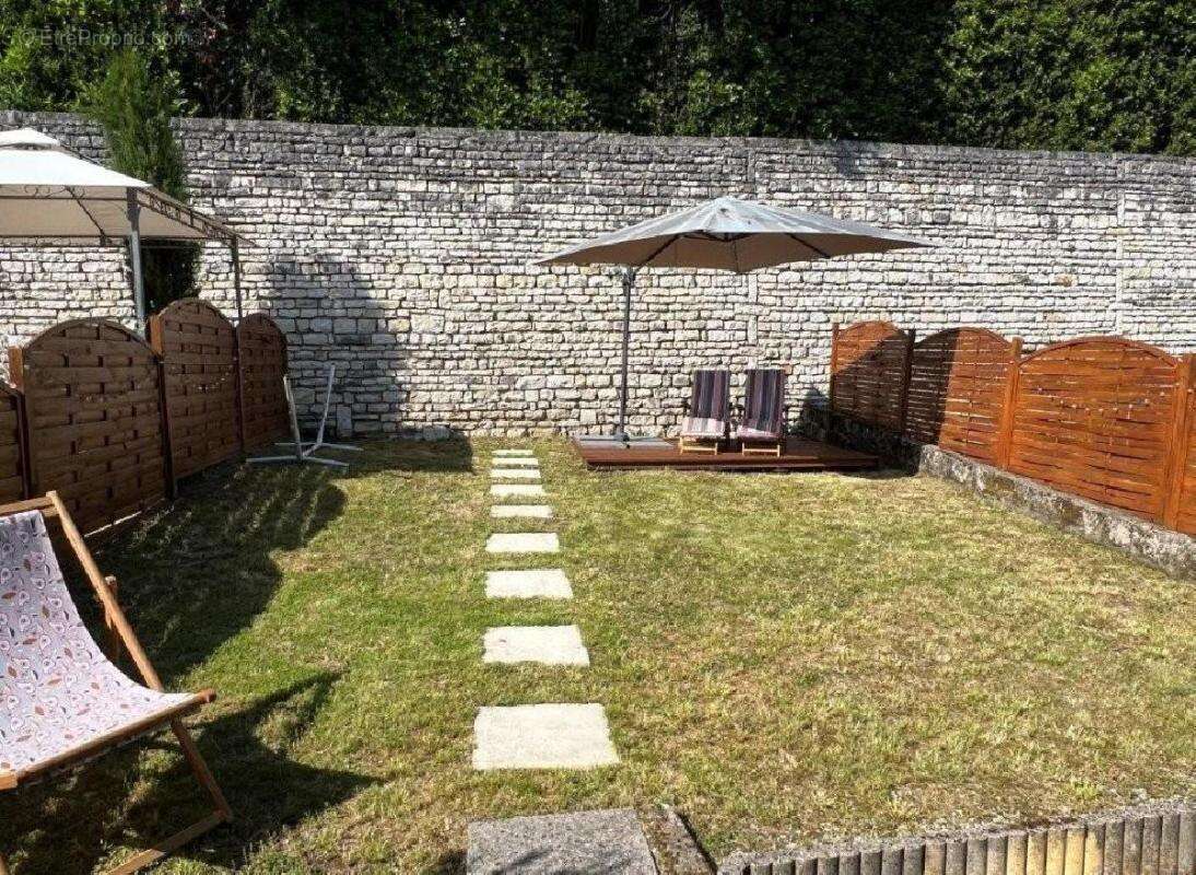 Maison à VERTEUIL-SUR-CHARENTE
