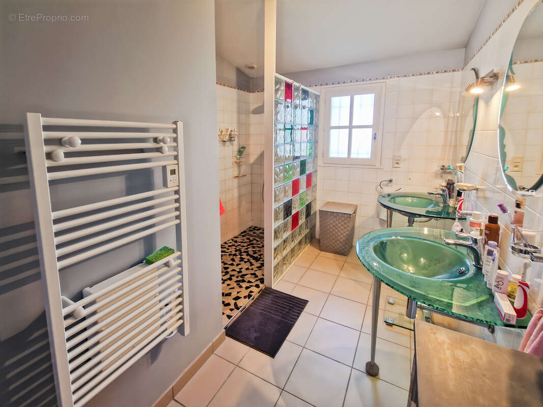 Maison à vendre 3 pièces SAINT - LOUP (17)- Piscine - Garage - Jardin - photo 8