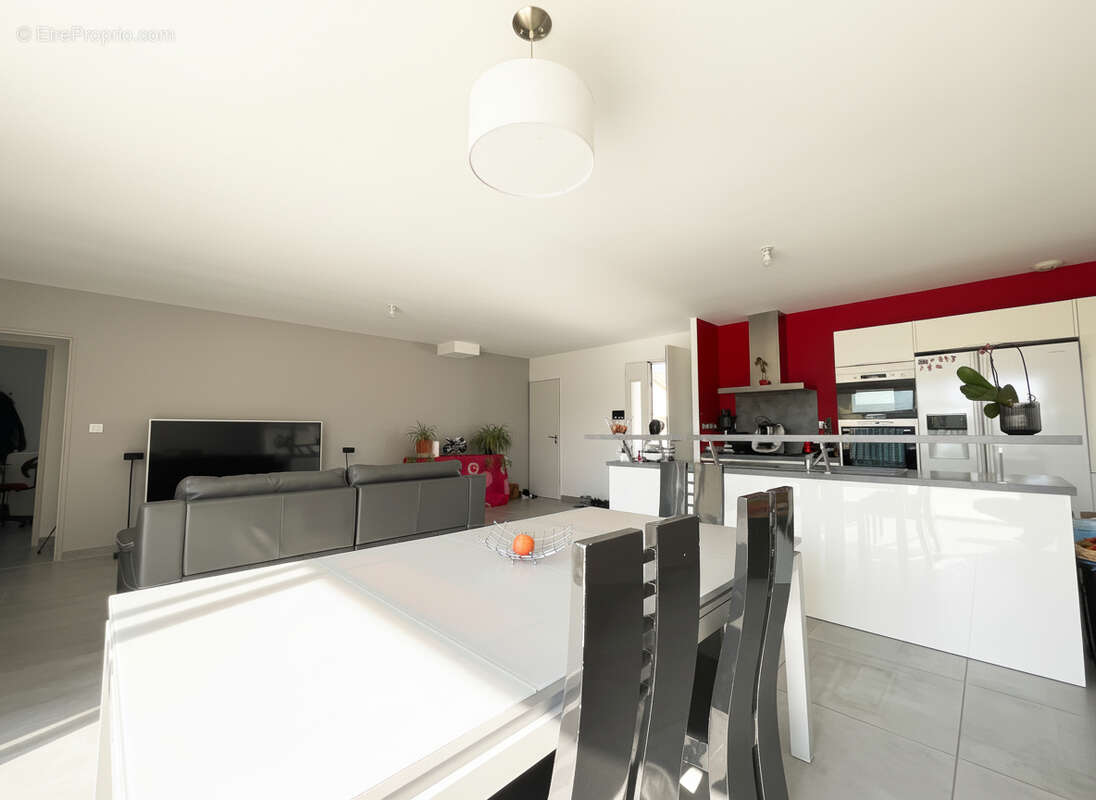 Maison à L'ISLE-SUR-LA-SORGUE