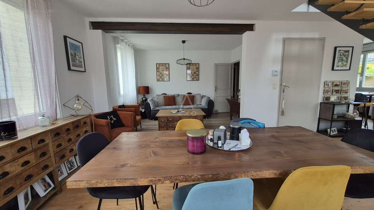 Maison familiale R+1 de 160 m²  4 chambres  Jardin avec espace BBQ et abri - photo 3
