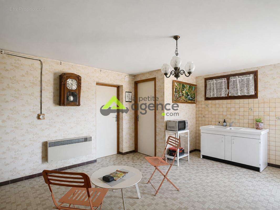Maison familiale 7 pièces   145 m2   Terrain de 1 631 m2   A - photo 11
