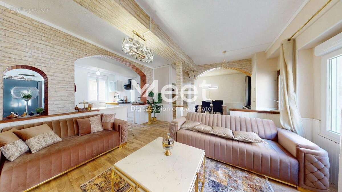 Maison à LIGNY-LE-CHATEL