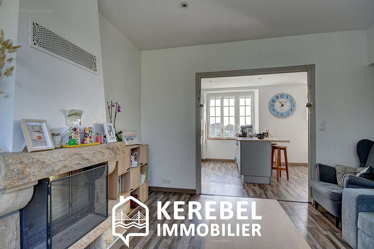 Maison à LOGONNA-DAOULAS