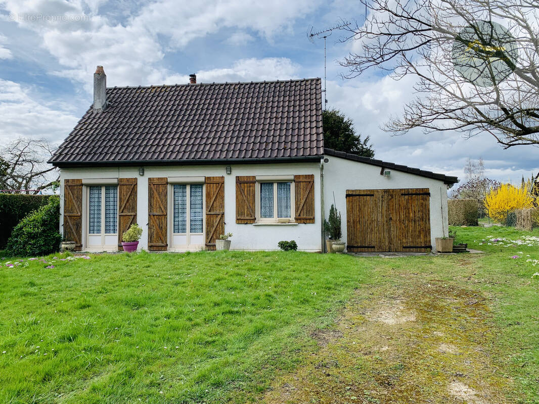 Maison à CHEROY