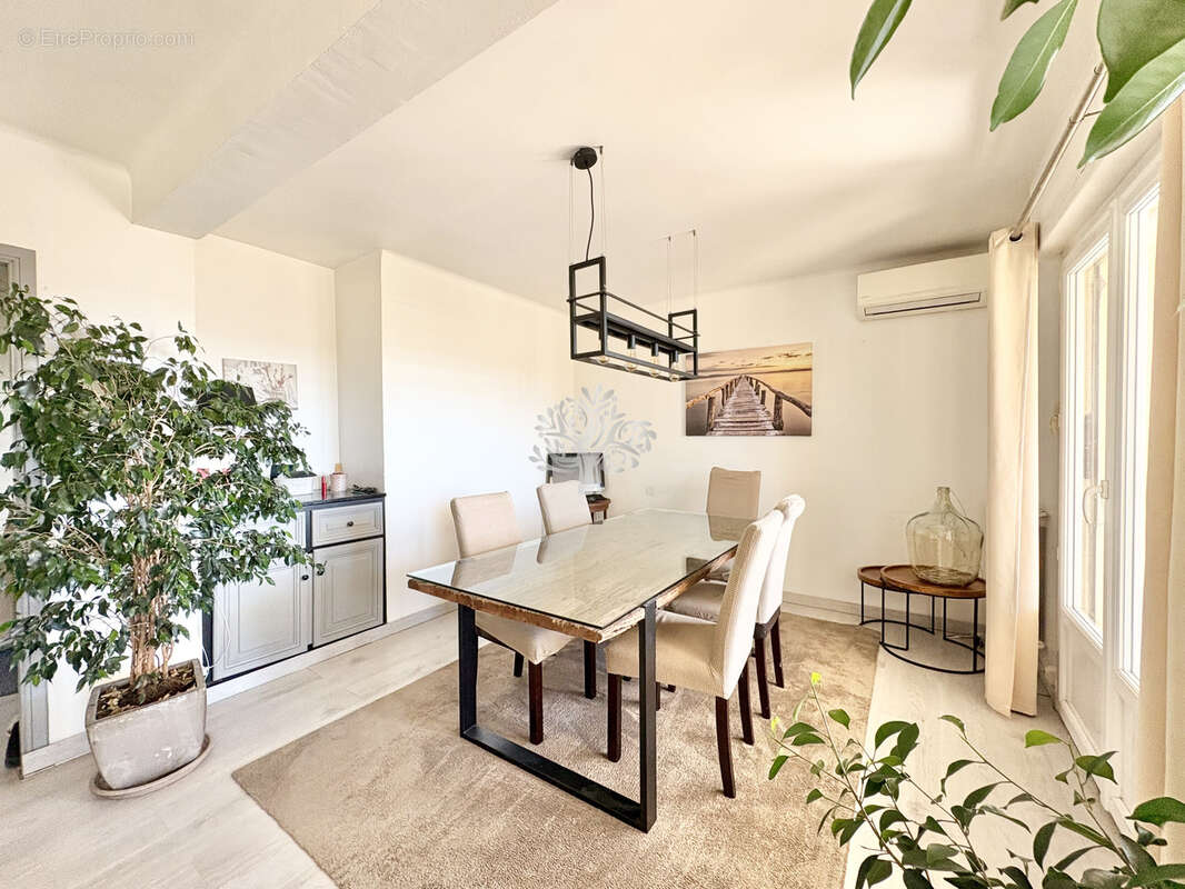 Appartement à SANARY-SUR-MER