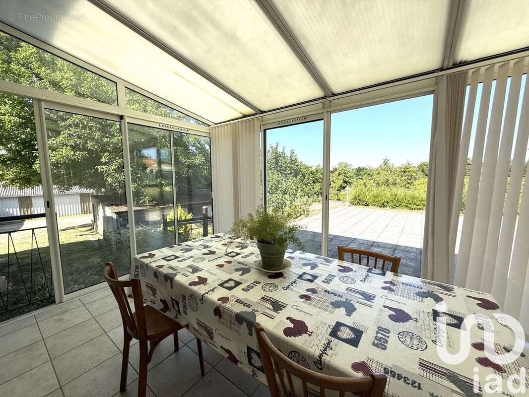 Maison 123 m² à Vouille  - photo 2