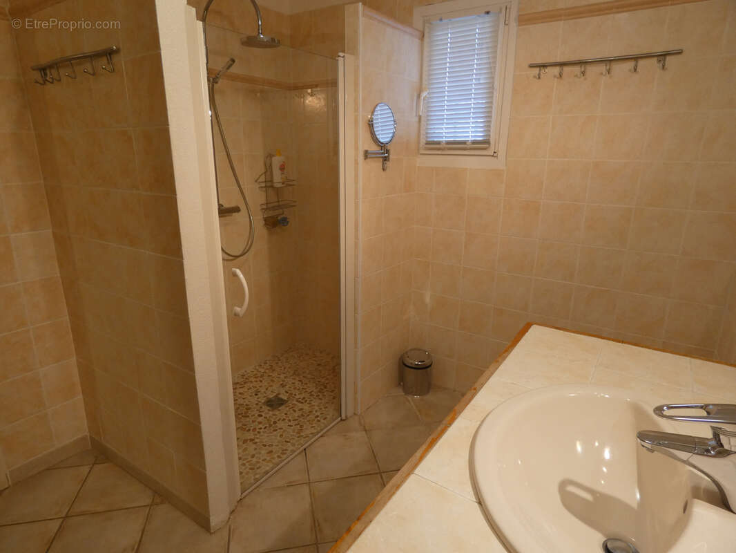 Maison à LA VERNAREDE