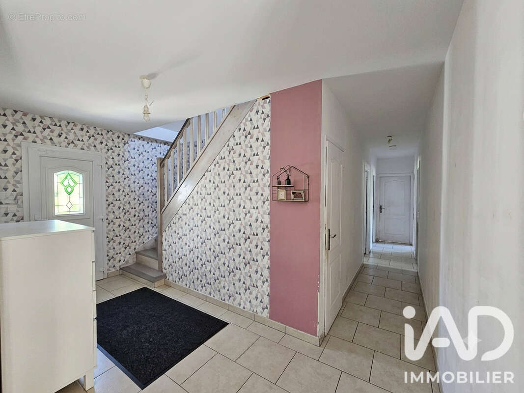 Maison 165 m² à Paron  - photo 8