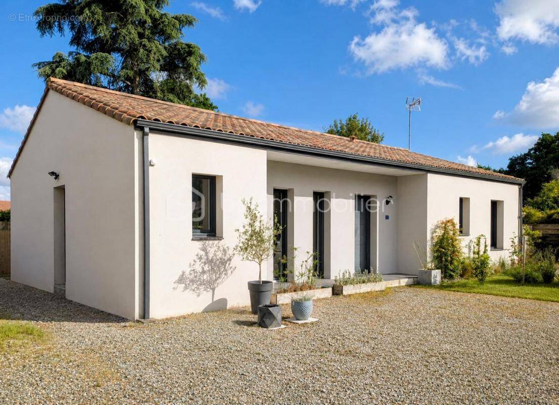 Maison à L'HERBERGEMENT