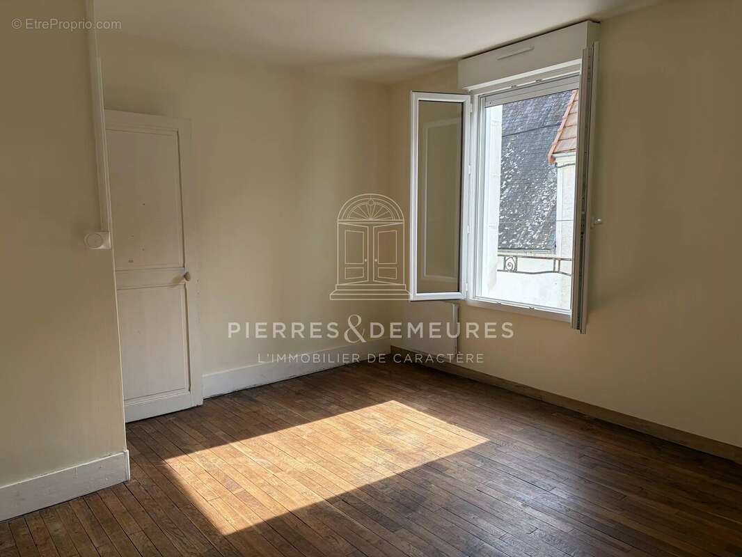 Maison à CHATEAUNEUF-SUR-CHER