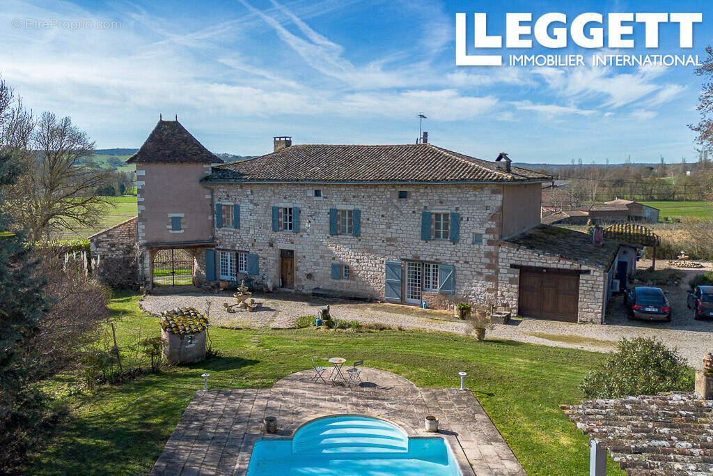 Maison à SAINTE-CECILE-DU-CAYROU