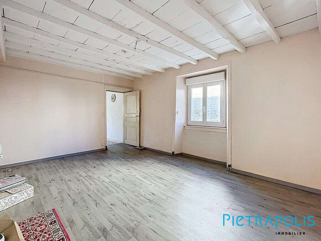 Chambre 2 - Maison à SAINT-FORGEUX