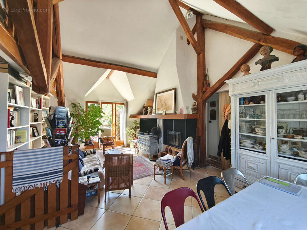 Appartement f3 72 m²  duplex maintenon centre ville  gare et commeces a pied - photo 3