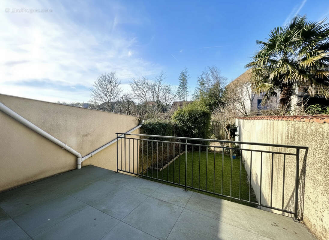 Appartement à VERRIERES-LE-BUISSON