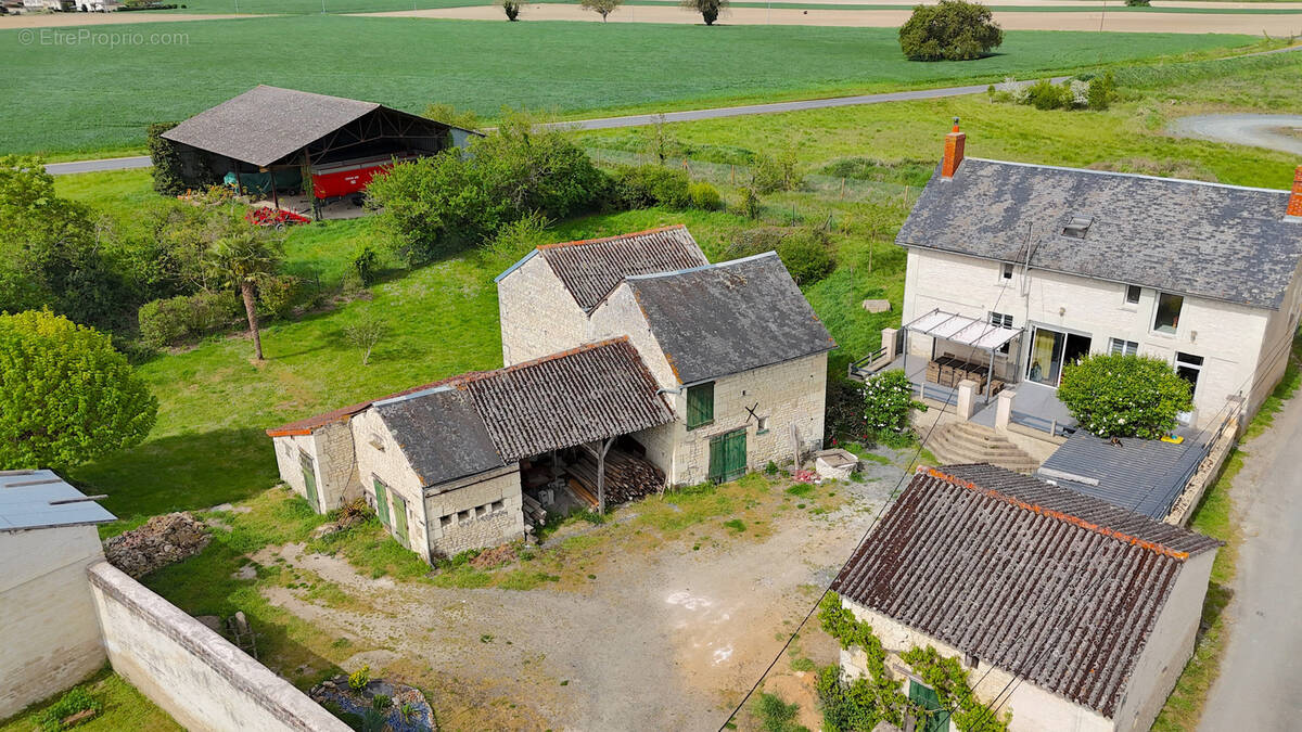 Maison à SAINT-GENEST-D'AMBIERE