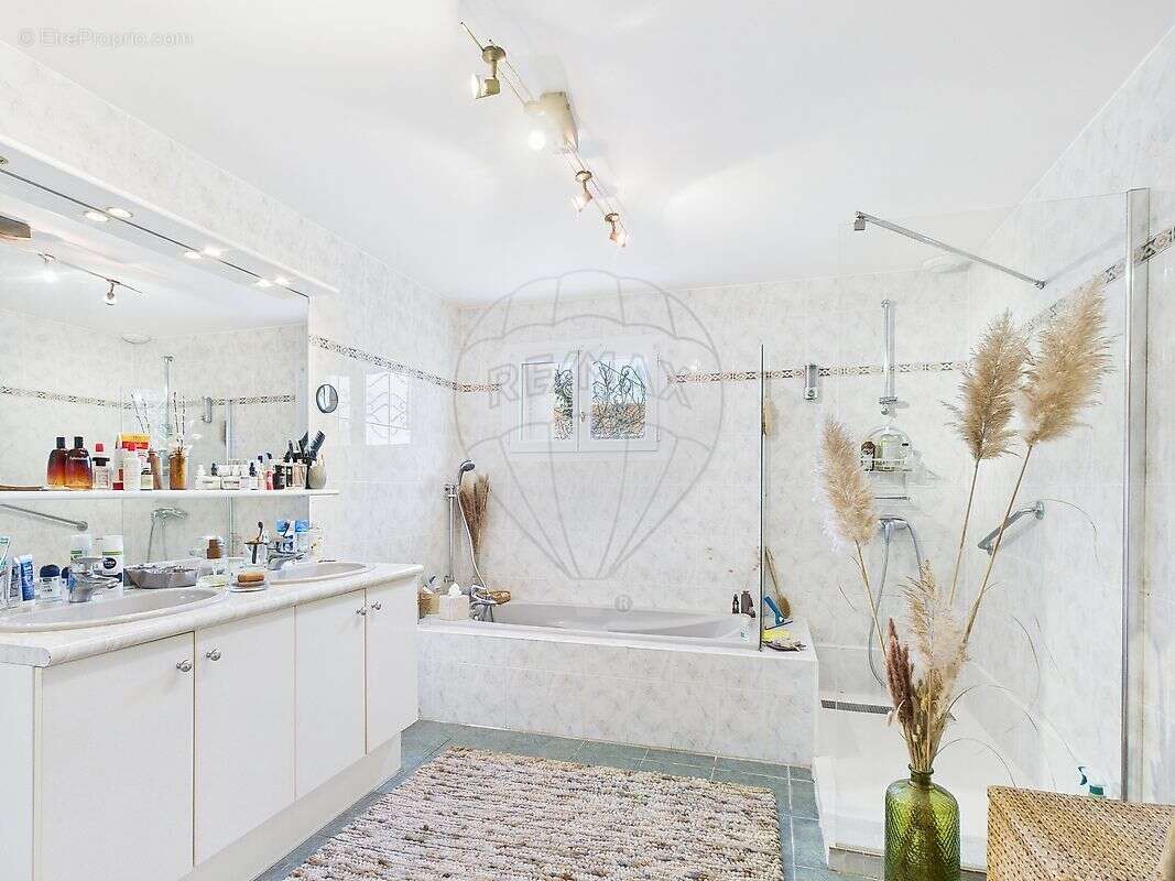 Maison à LES MATHES