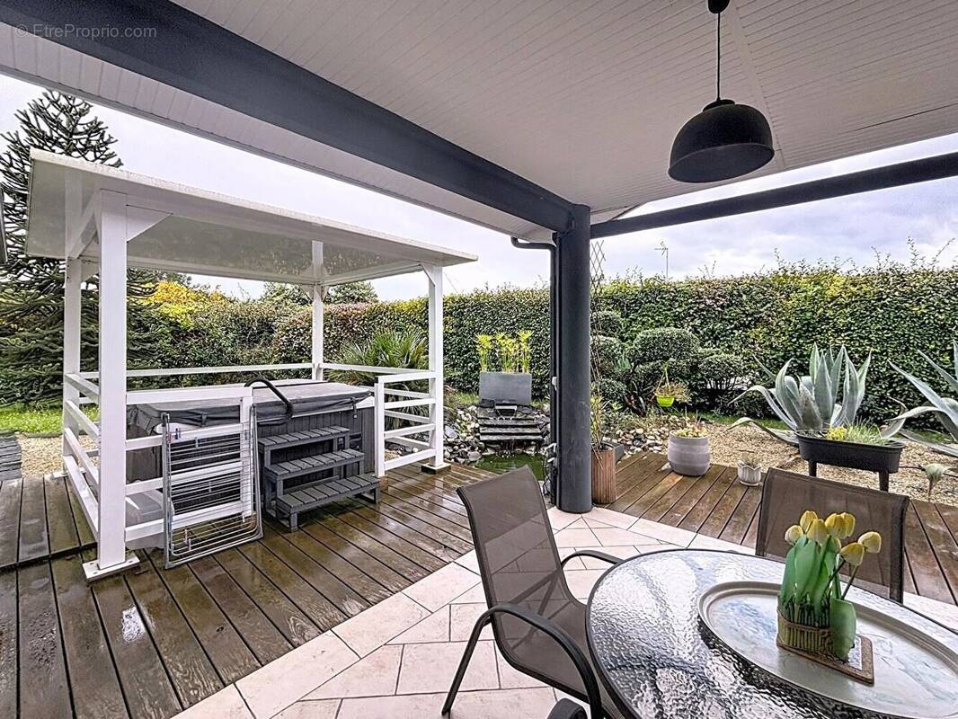 Maison à PARENTIS-EN-BORN