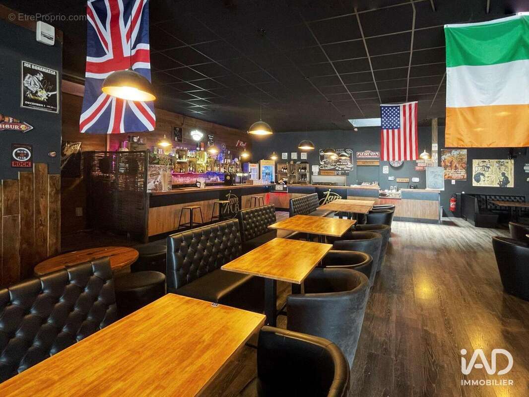 Photo 2 - Commerce à LESCAR