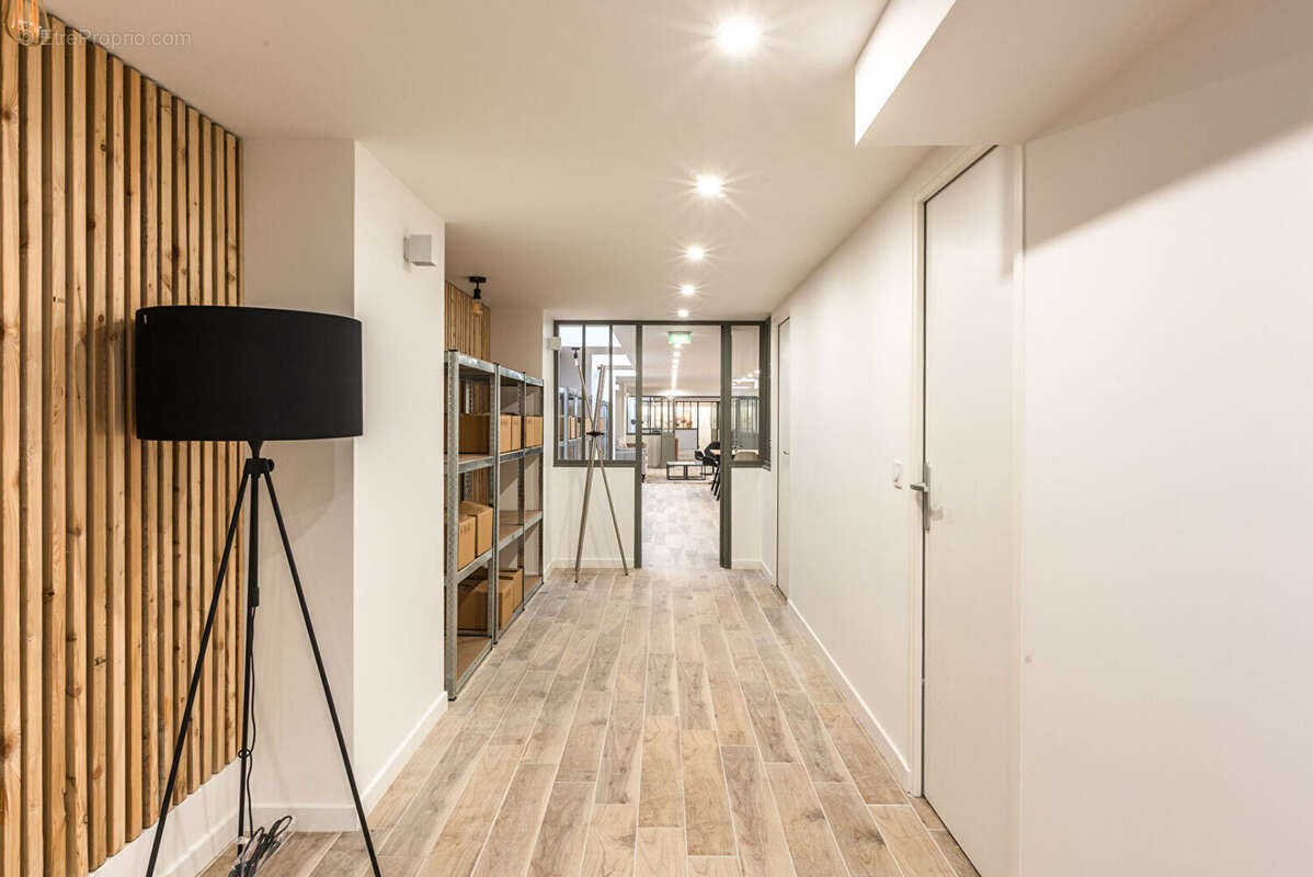 Beau local refait neuf secteur louis blanc - photo 6