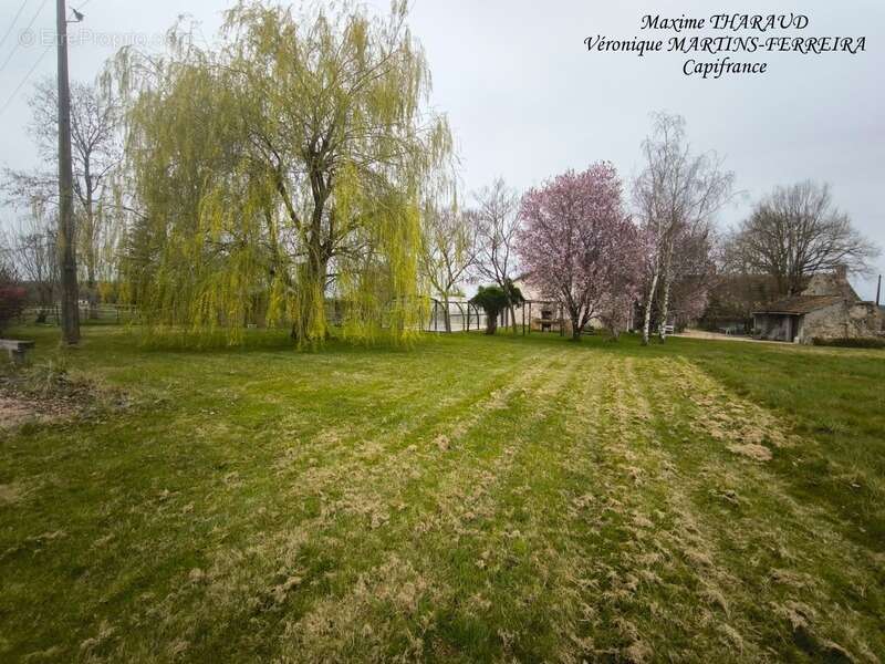 Maison à DUN-LE-POELIER