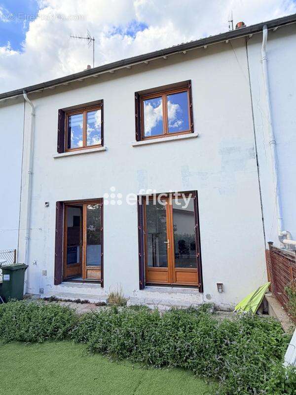 Maison 74 m² à Aulnat  - photo 2