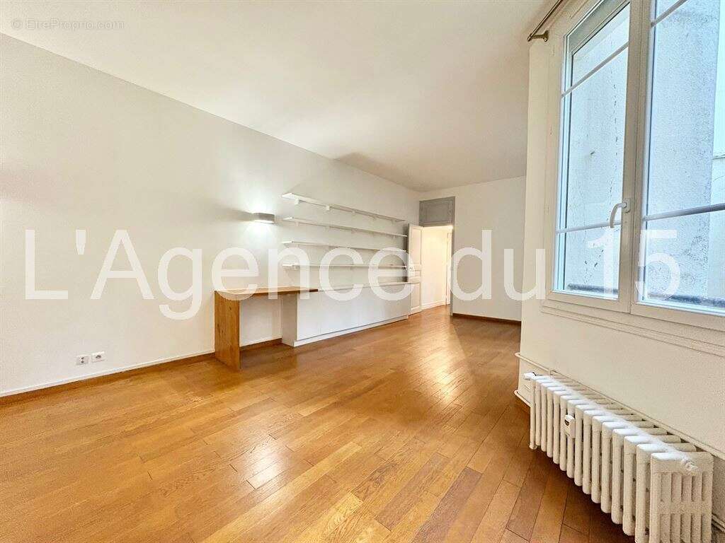 Appartement à PARIS-15E